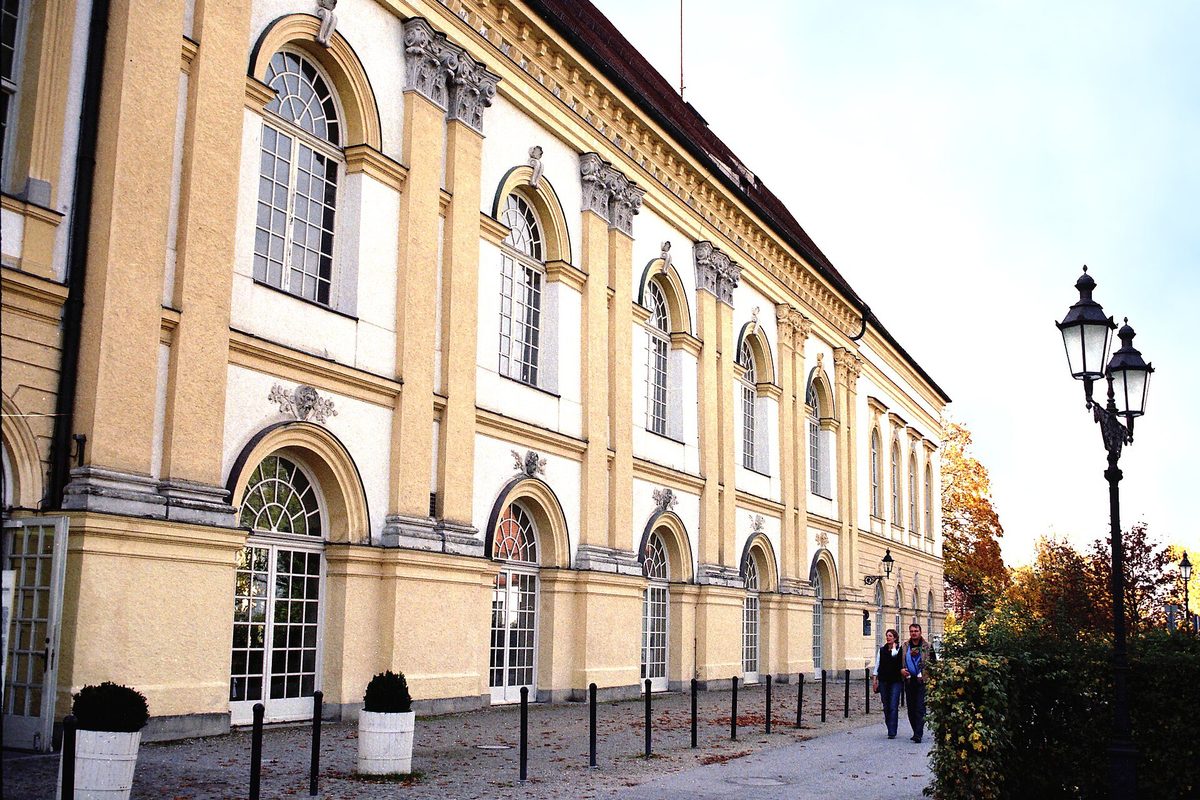 Schloss Dachau mit dem Hofgarten